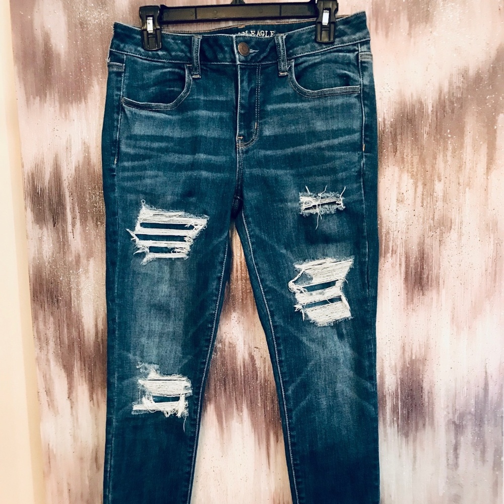 American Eagle Jeggings/Jeans Distressed SIZE 10